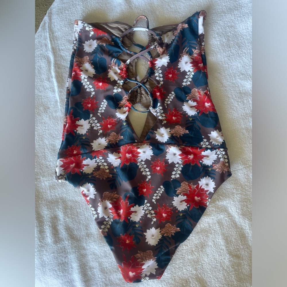 ACACIA SWIMWEAR Bronx One Piece in Buket Pattern: Size Small